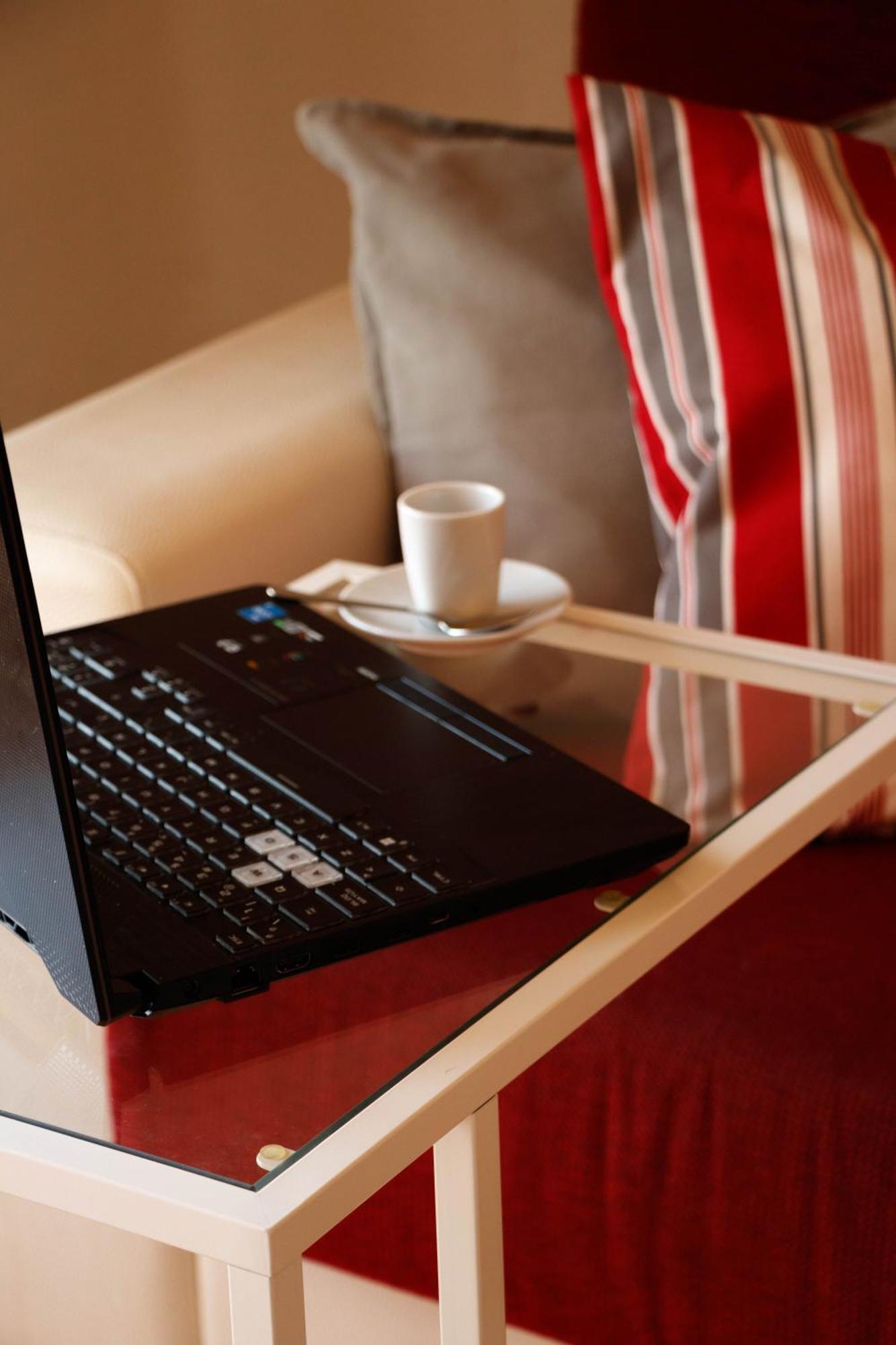 Luminoso. Comodo. Acogedor. Wifi. Junto A Ave บาเลนเซีย ภายนอก รูปภาพ