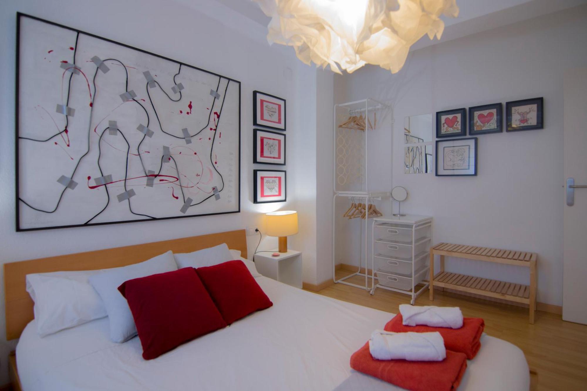 Luminoso. Comodo. Acogedor. Wifi. Junto A Ave บาเลนเซีย ภายนอก รูปภาพ
